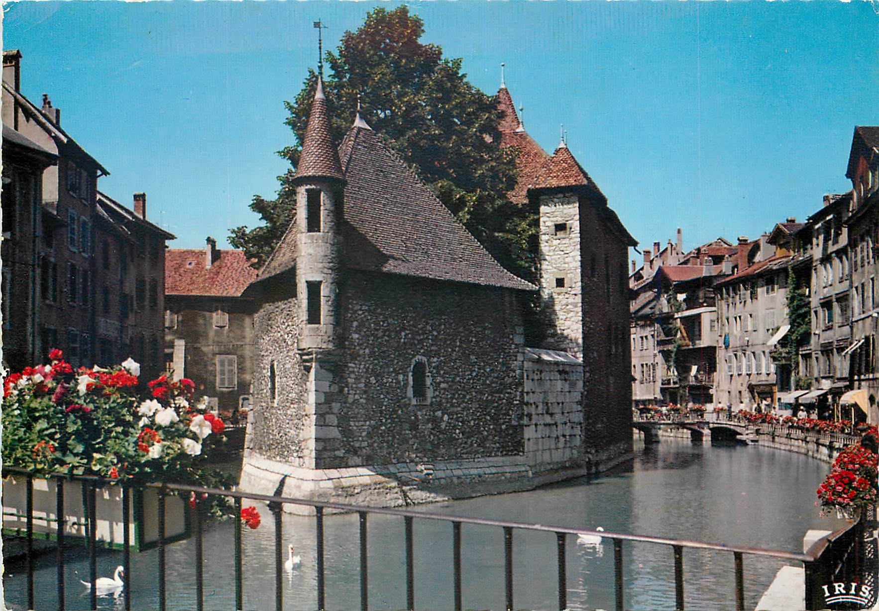 Annecy — 'La Venise Savoyarde' — Les Vieilles Prisons sur le Thiou — LUMICAP