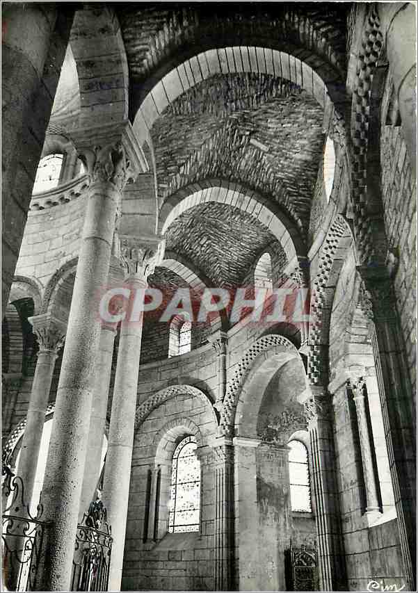 CPM Paray le Monial S et L Basilique du Sacre Coeur Le Deambulatoire 