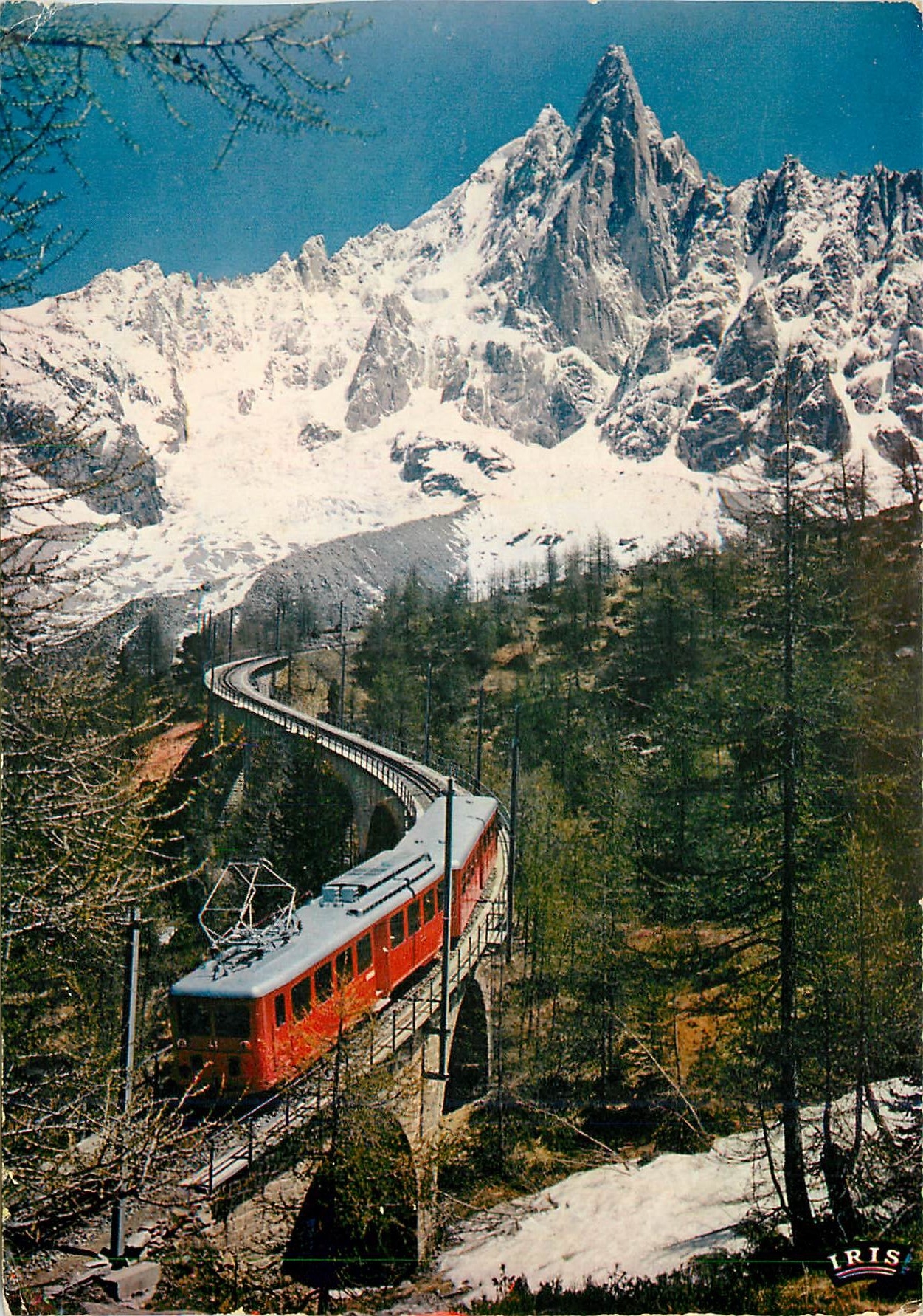 CPM Chamonix Mont Blanc Le Chemin de fer du Montenvers et l'Aiguille du Dru Train