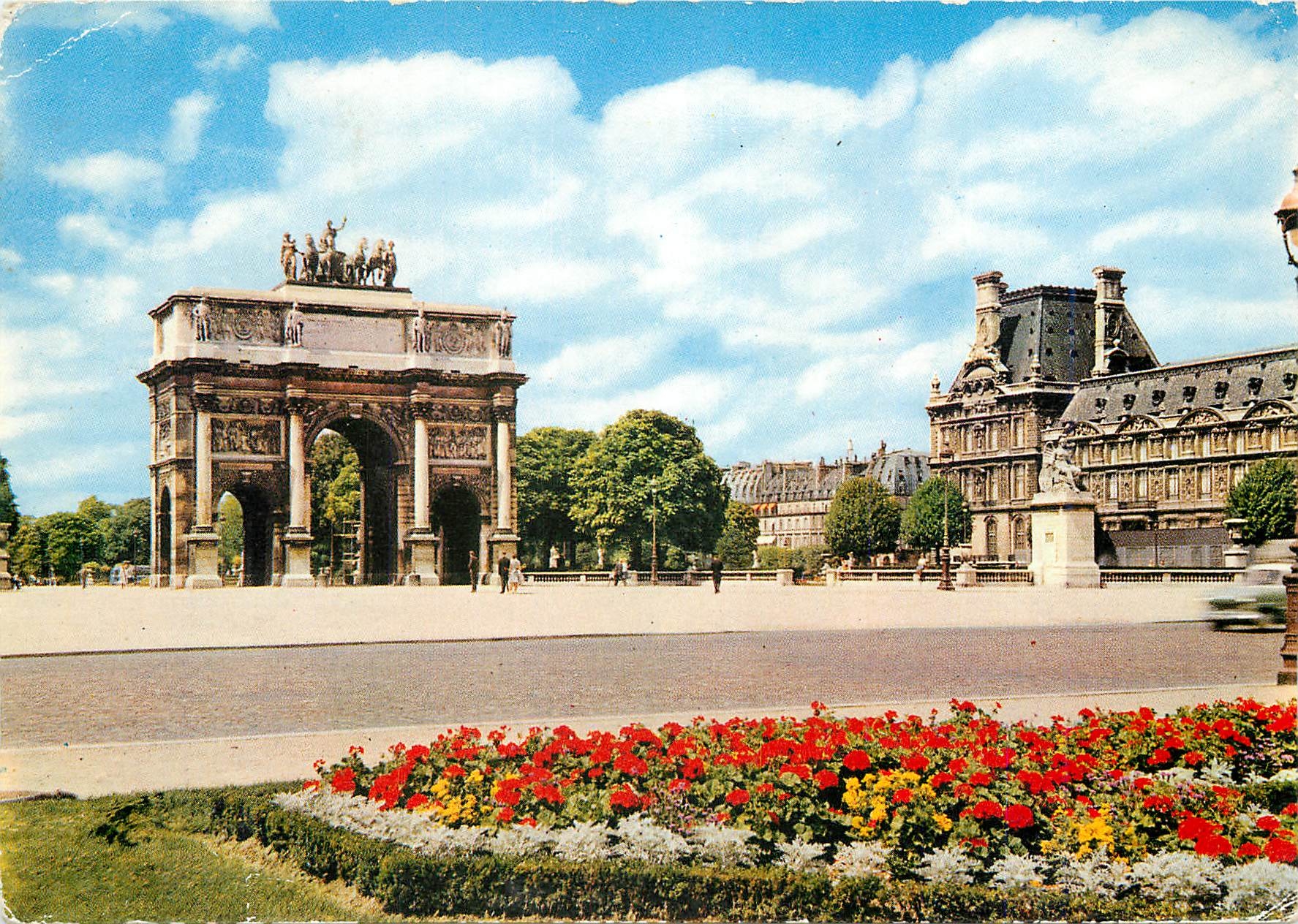 CPM Paris L'Arc de Triomphe du Carrousel et le Louvre 