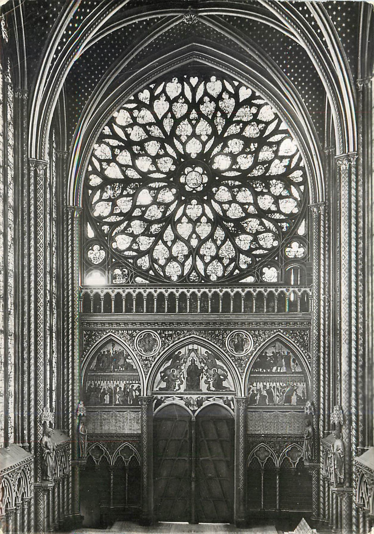 CPM Paris La Sainte Chapelle du Palais 