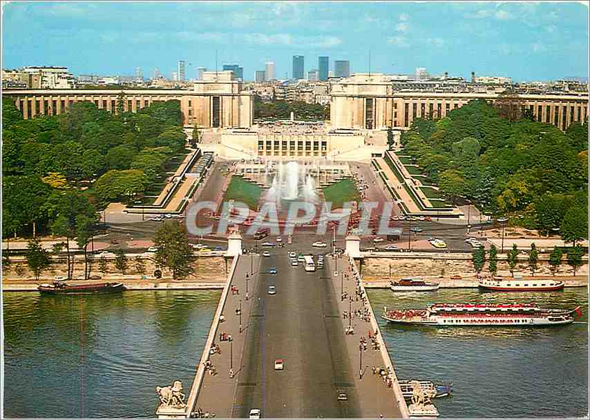 CPM Paris Le Pont d'lena et les Jardins du Trocadero 