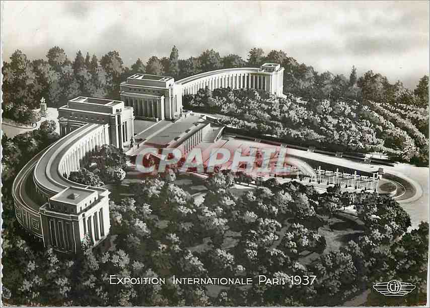 CPM Le Palais du Trocadero et les Bassins 