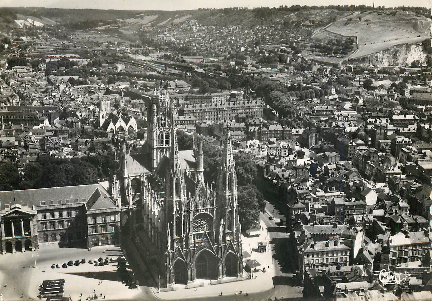 CPM Rouen S Inf Vue aerienne L'Eglise St Ouen 