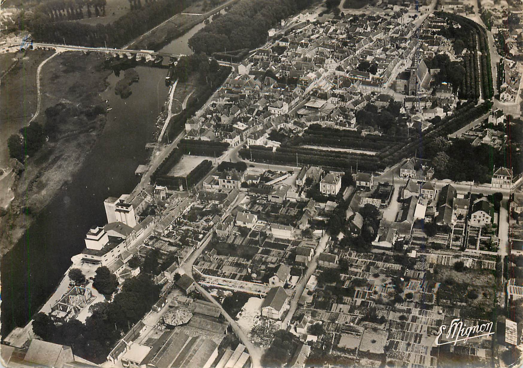 CPM Bray sur Seine S et M Vue generale aerienne 