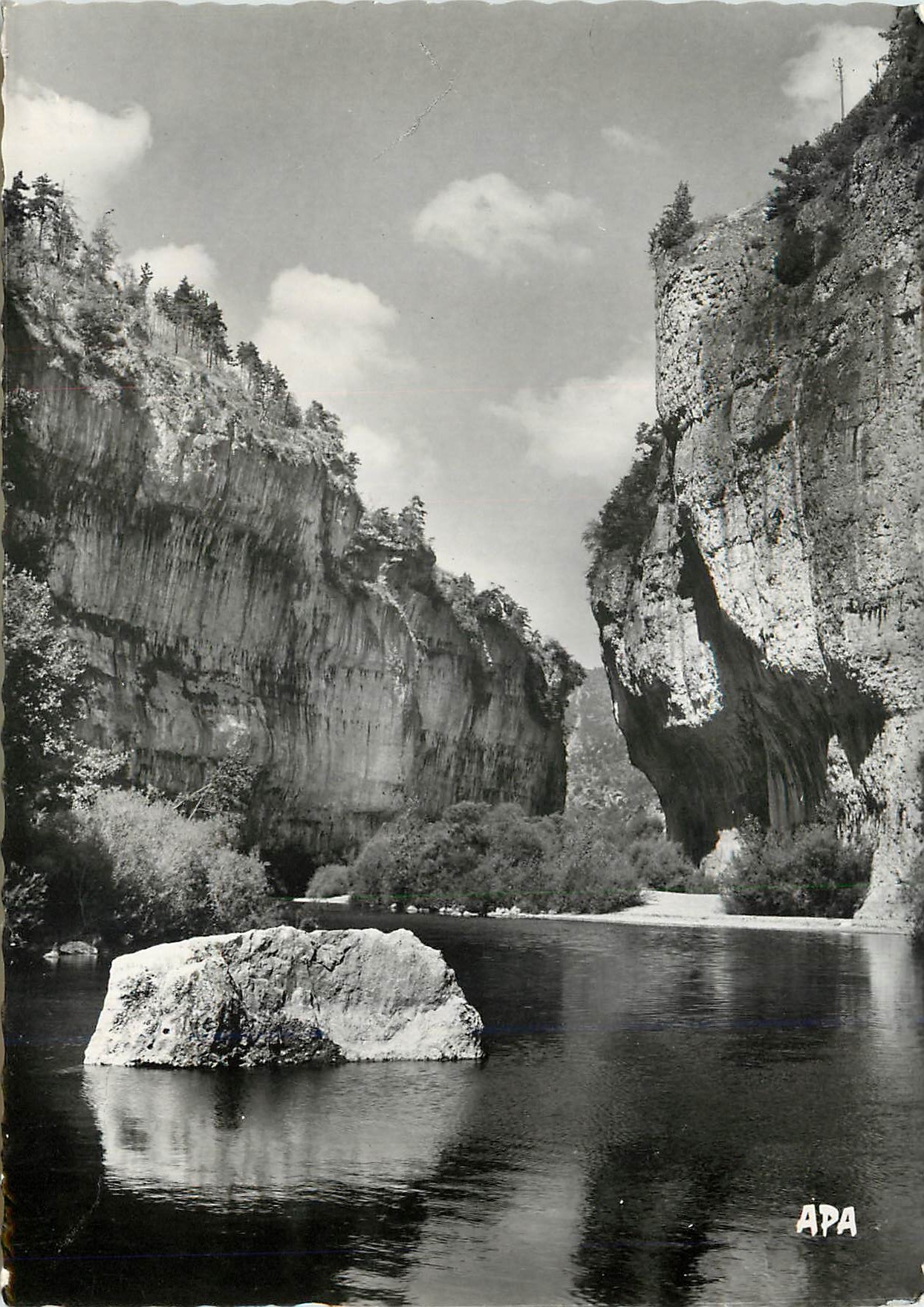CPM En parcourant Les Gorges du Tarn Les Detroits 