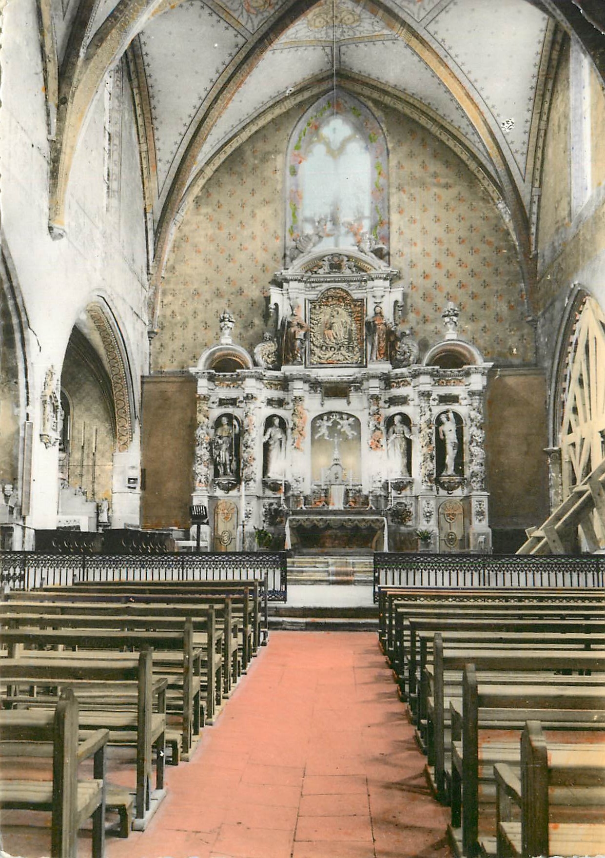 CPM Castelsagrat Tarn et Gne Interieur de l'Eglise La Retable 