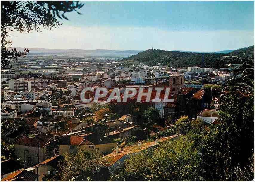 CPM La Cote d'Azur Varoise Hyeres les Palmiers Vue generale 