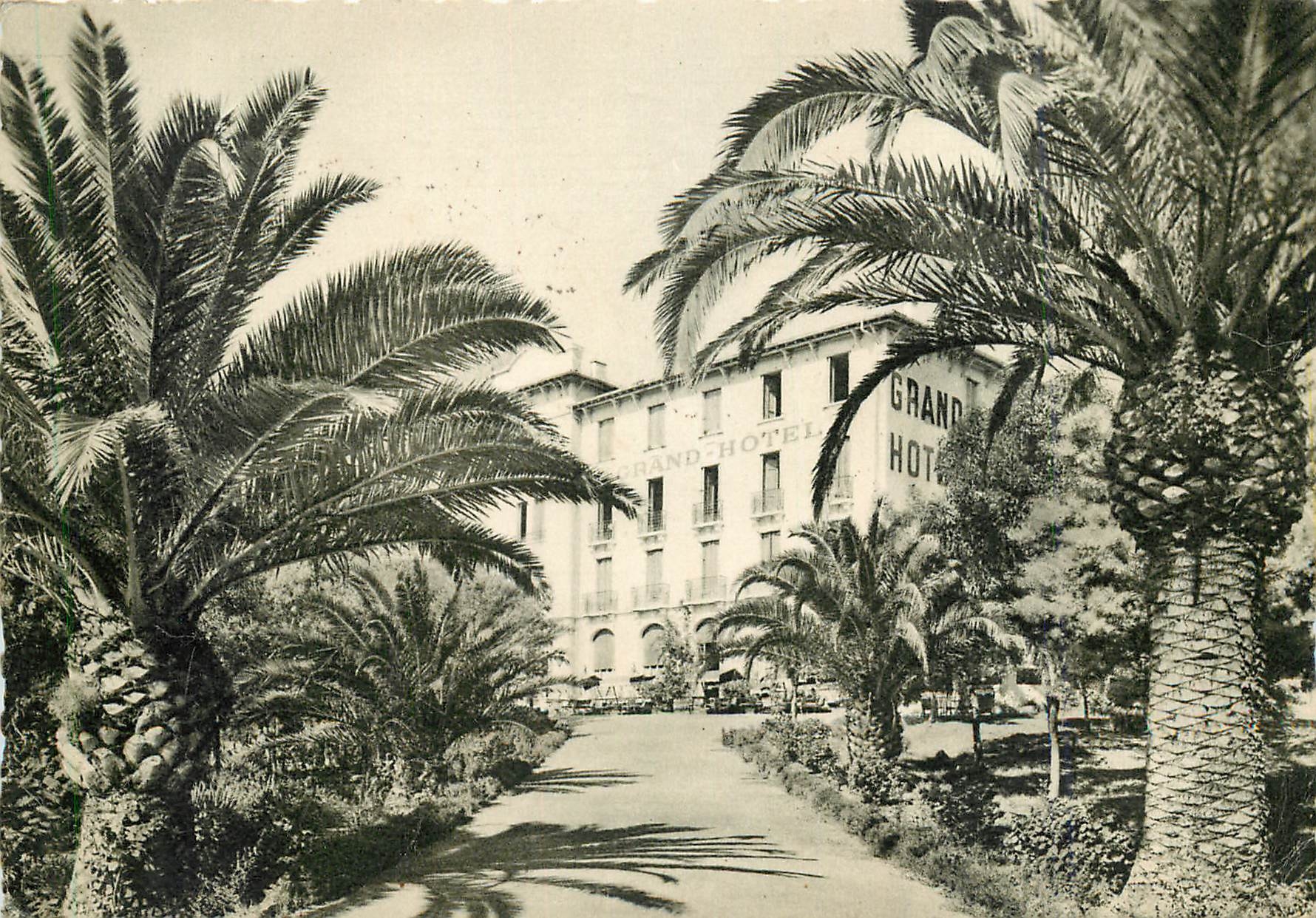 CPM Cavalaire sur Mer Var Le Grand Hotel 