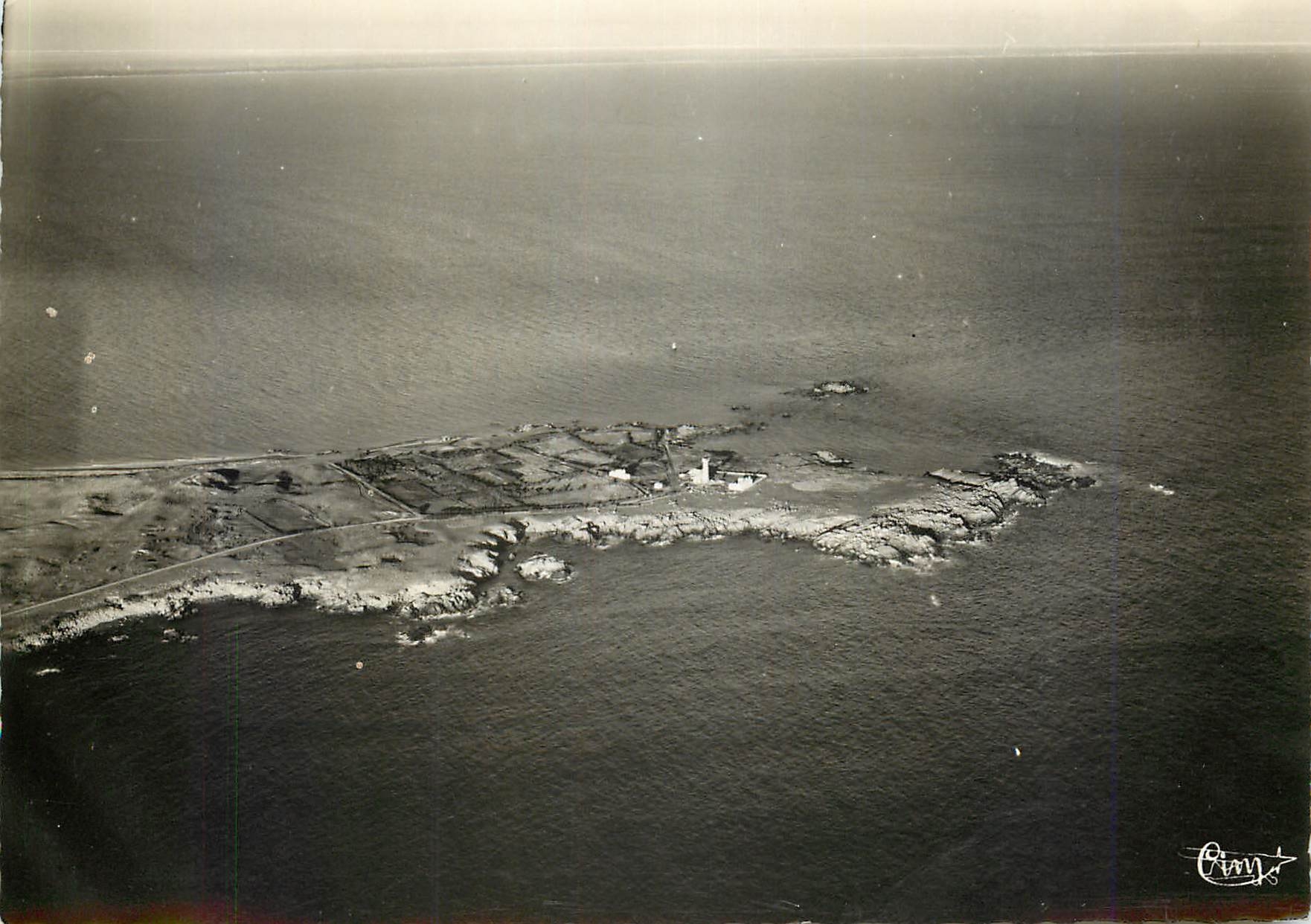CPM Ile d'Yeu Vendee Vue aerienne sur la Pointe des Corbeaux 