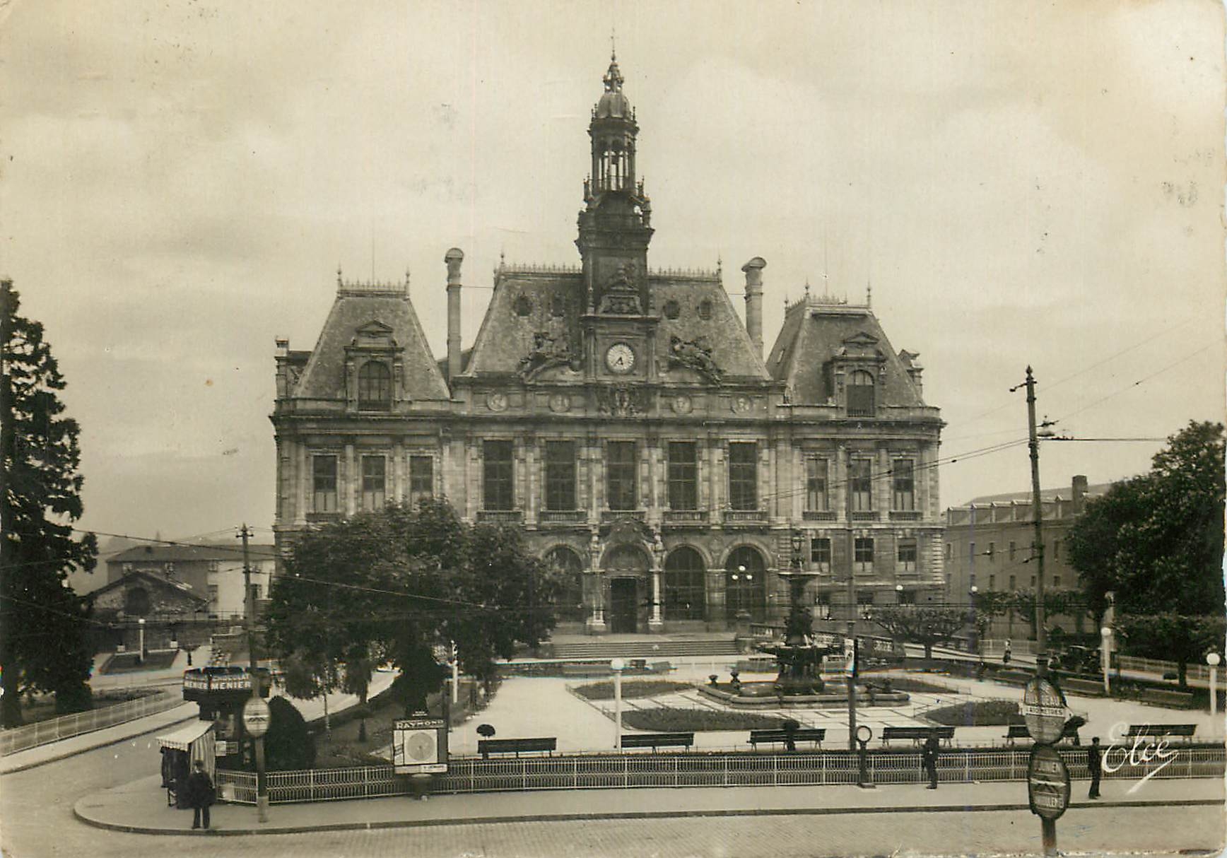 CPM Limoges HV L'Hotel de Ville 