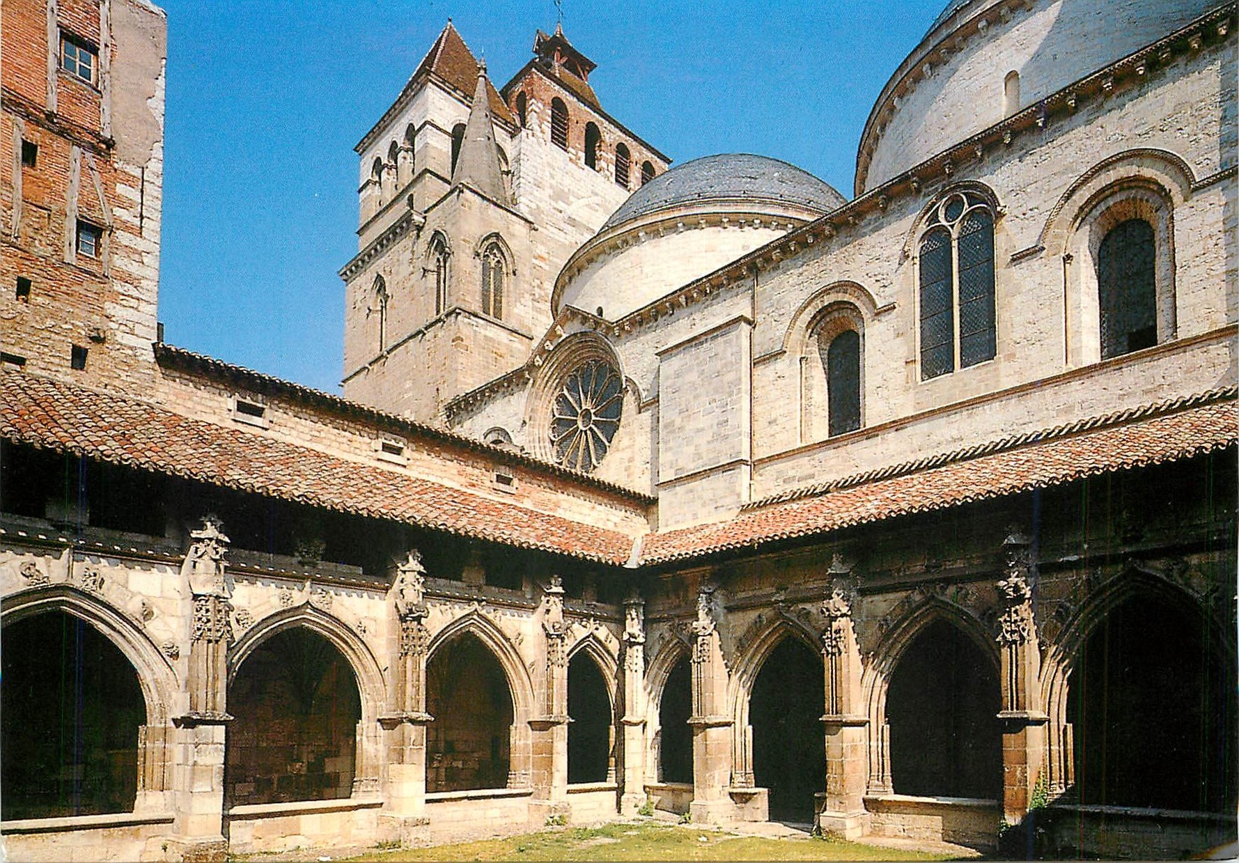CPM Cahors Lot Capitale du Quercy La Cathedrale St Etienne Le Cloitre 