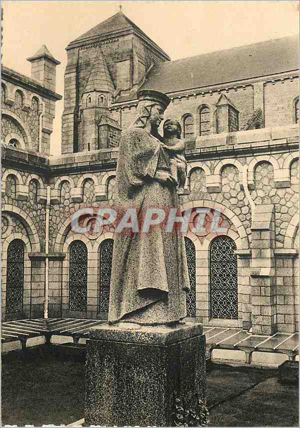 Statue de la Vierge du Préau — Abbaye de Notre-Dame de Thymadeuc — Bréhan-Loudéac (Morbihan)