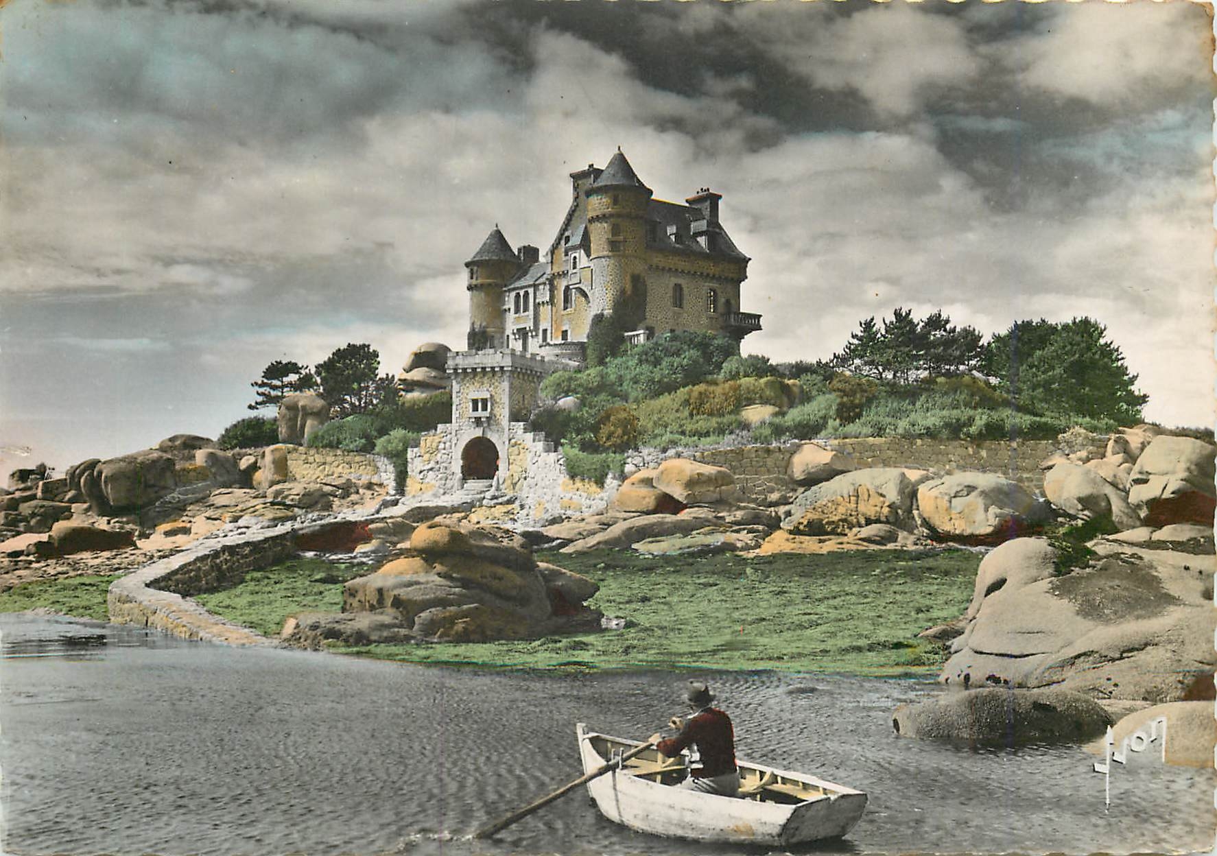 CPM Ploumanach C du N Chateau de Costaeres ou fut ecrit Quo Vadis 