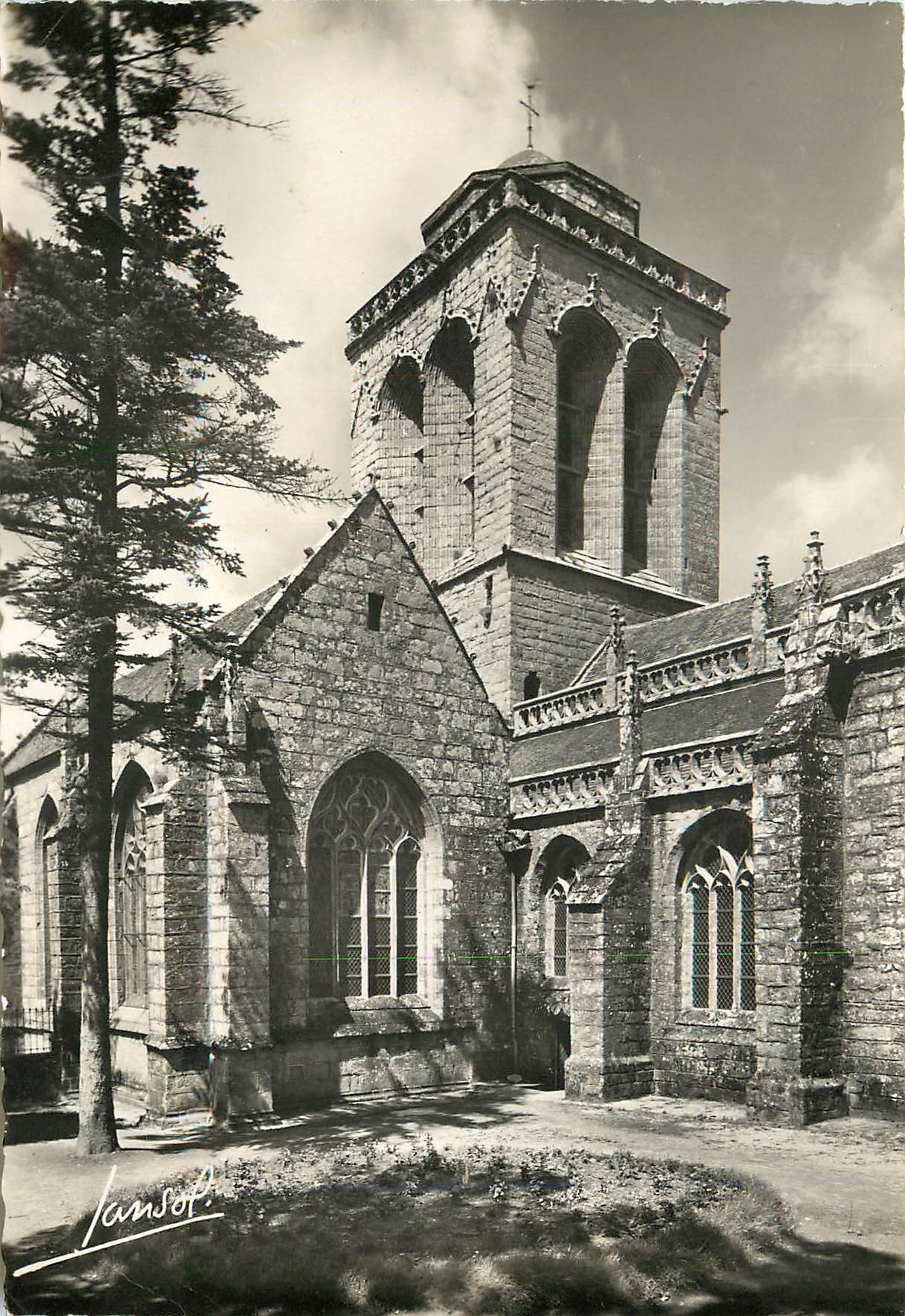 CPM Locronan Finistere Cite du XVII Eglise facade Est 