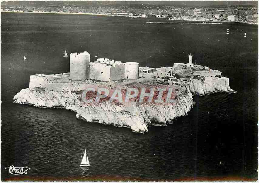 CPM Marseille B du Rh Vue aerienne du Chateau d'If Dans le fond Marseille 