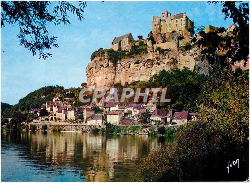 CPM Beynac Dordogne Surplombant le Village au pied de la Dordogne 