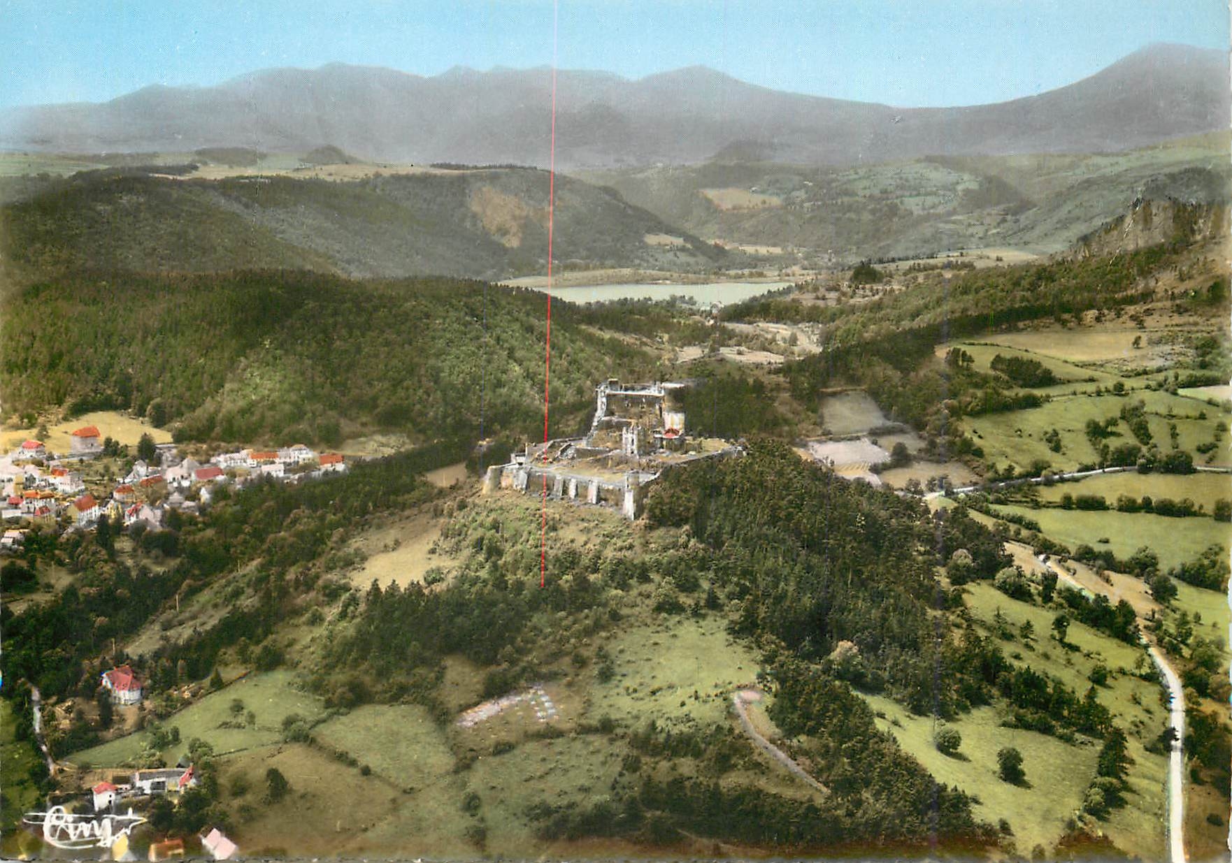 CPM La France Touristique Le Chateau de Murol P de D 