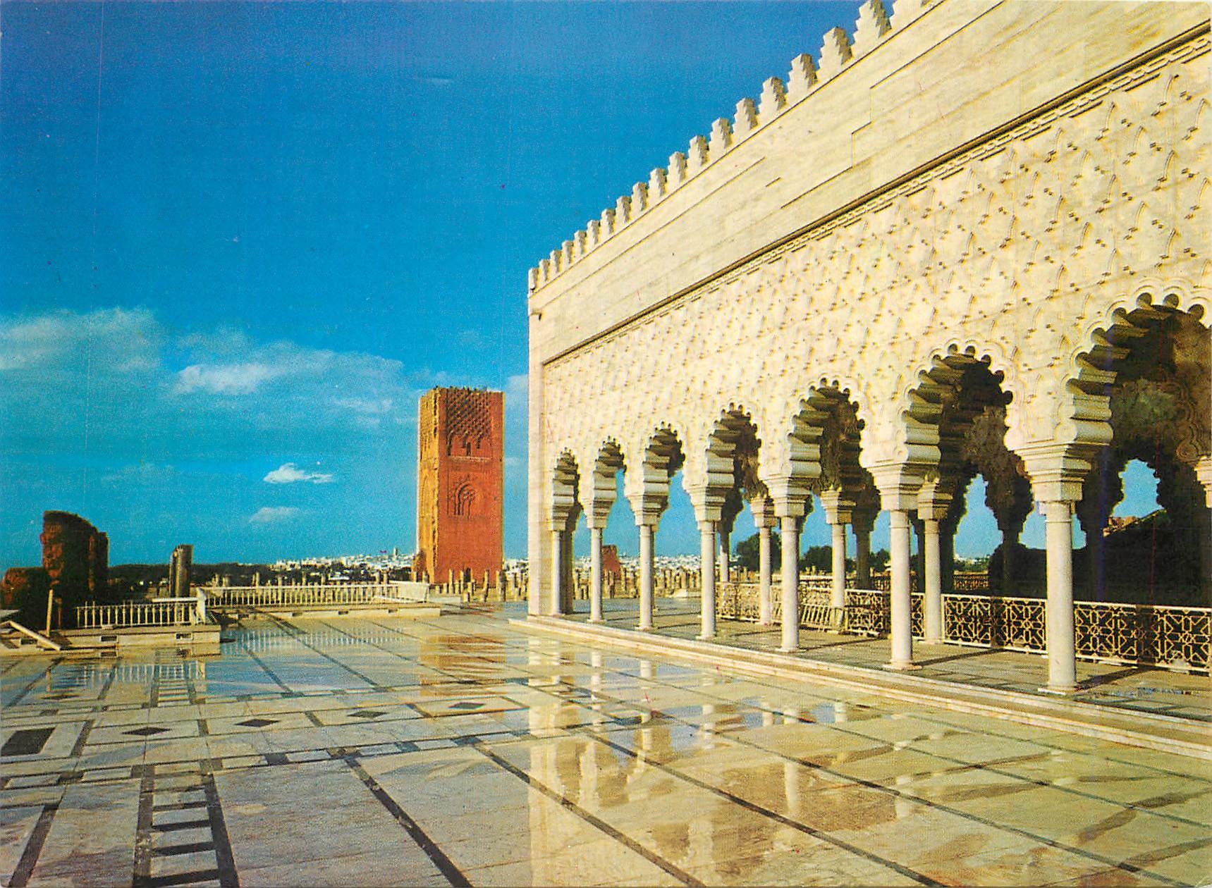 CPM Rabat Le Mausolee Mohammed V Portique de Marbre du Musee et La Celebre Tour Hassan 