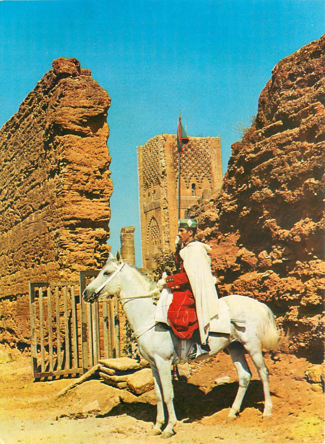 CPM Rabat Le Mausolee Mohammed V Tour Hassan 