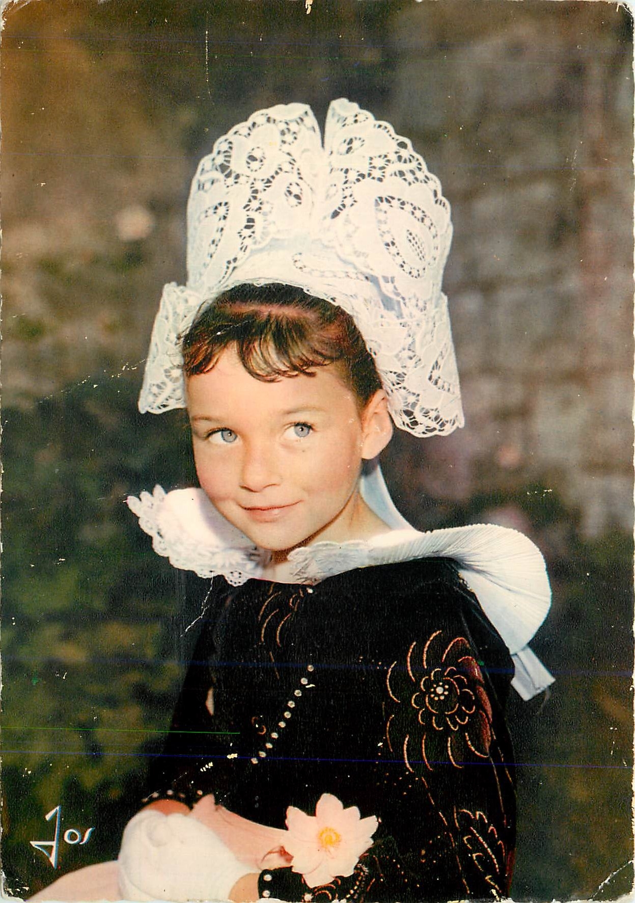 CPM La Bretagne en Couleurs Filletts portant la coiffe et la collerette de Benodet Fouesnant 