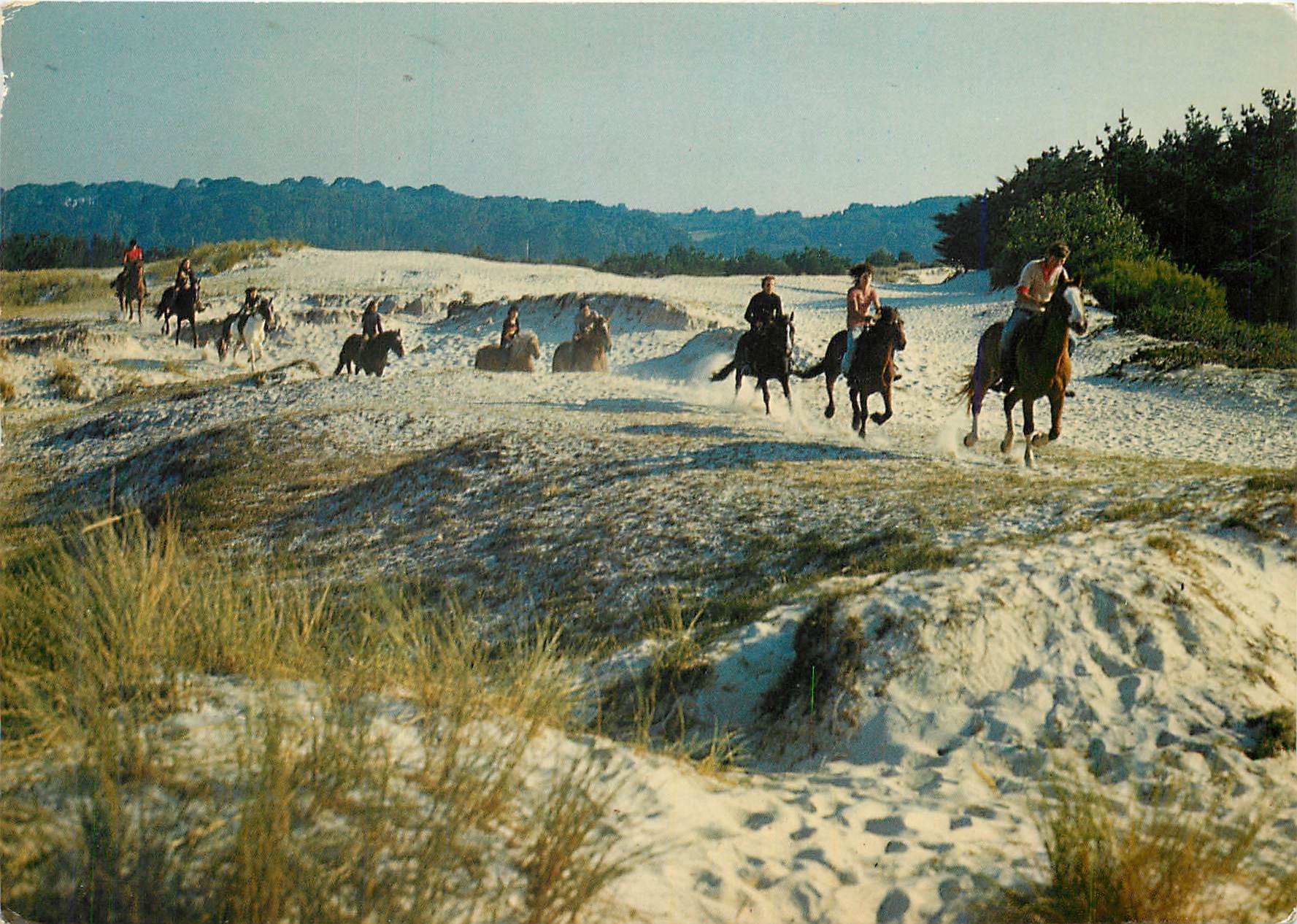 CPM La Bretegne Pittoresque Galop dans les Dunes 
