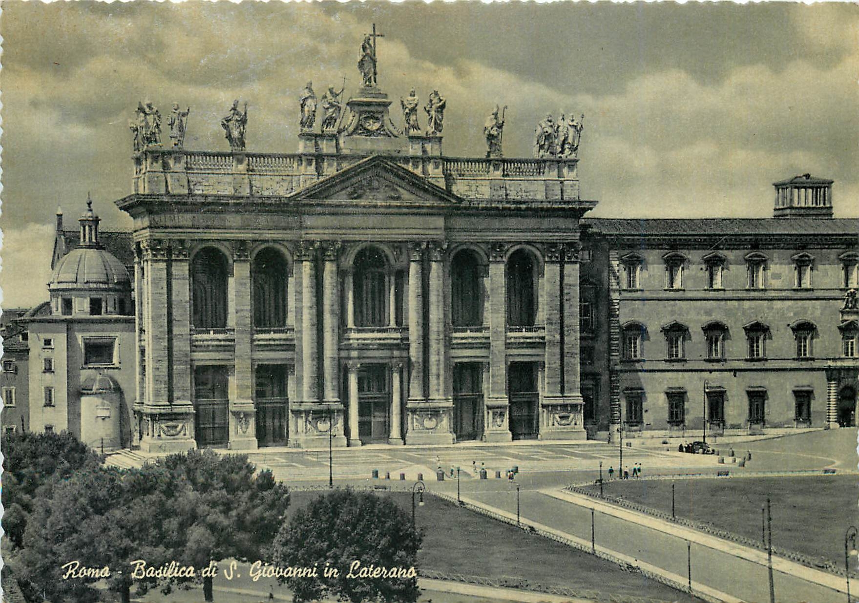 CPM Roma Basilique des Saint Jean de Latran 