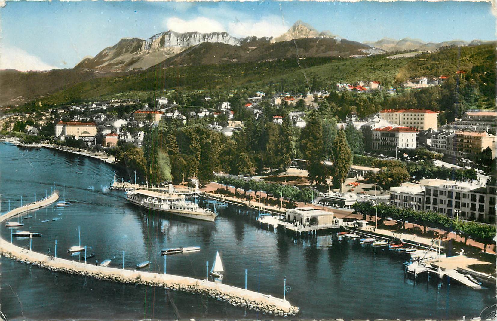 Évian-les-Bains — Ansicht des Hafens mit den Bergen Bréon und Dent d'Oche — Éditions de l'Économie