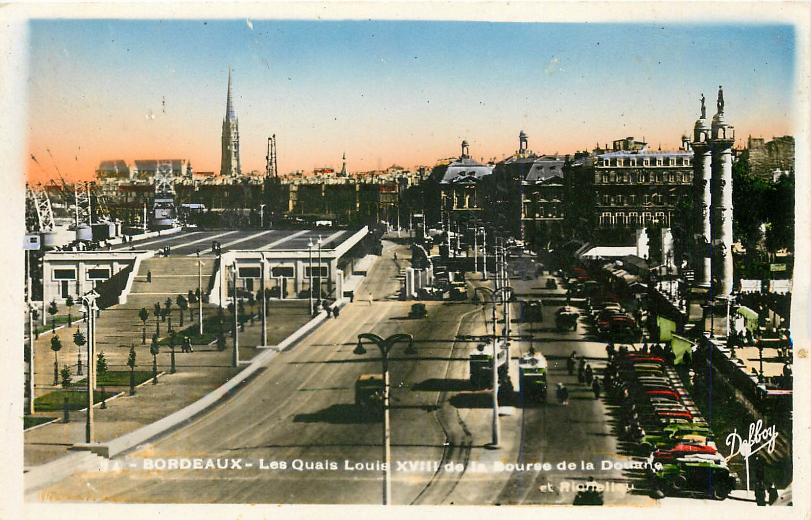 CPM Bordeaux Les Quais Louis XVIII 