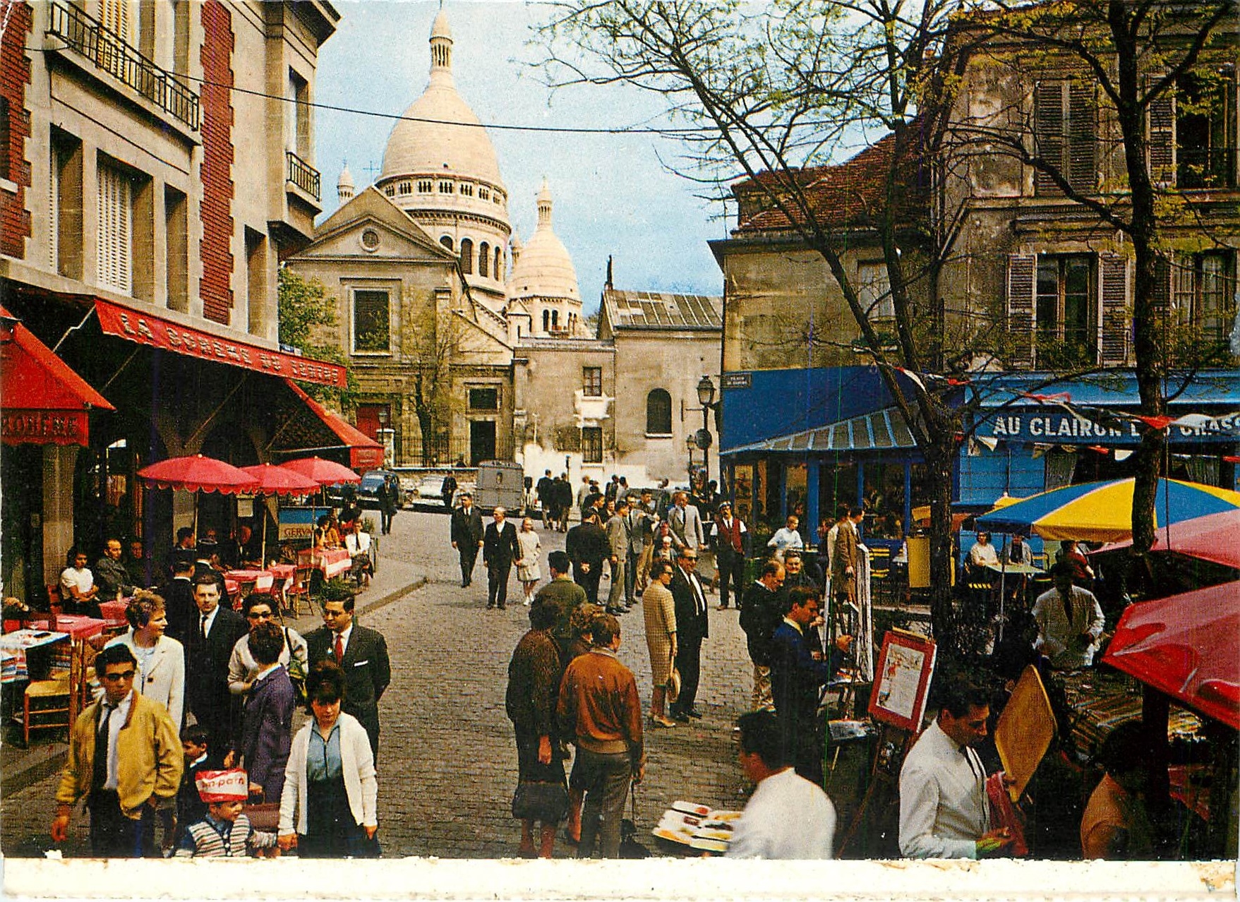 CPM Paris La Place du Tertre 