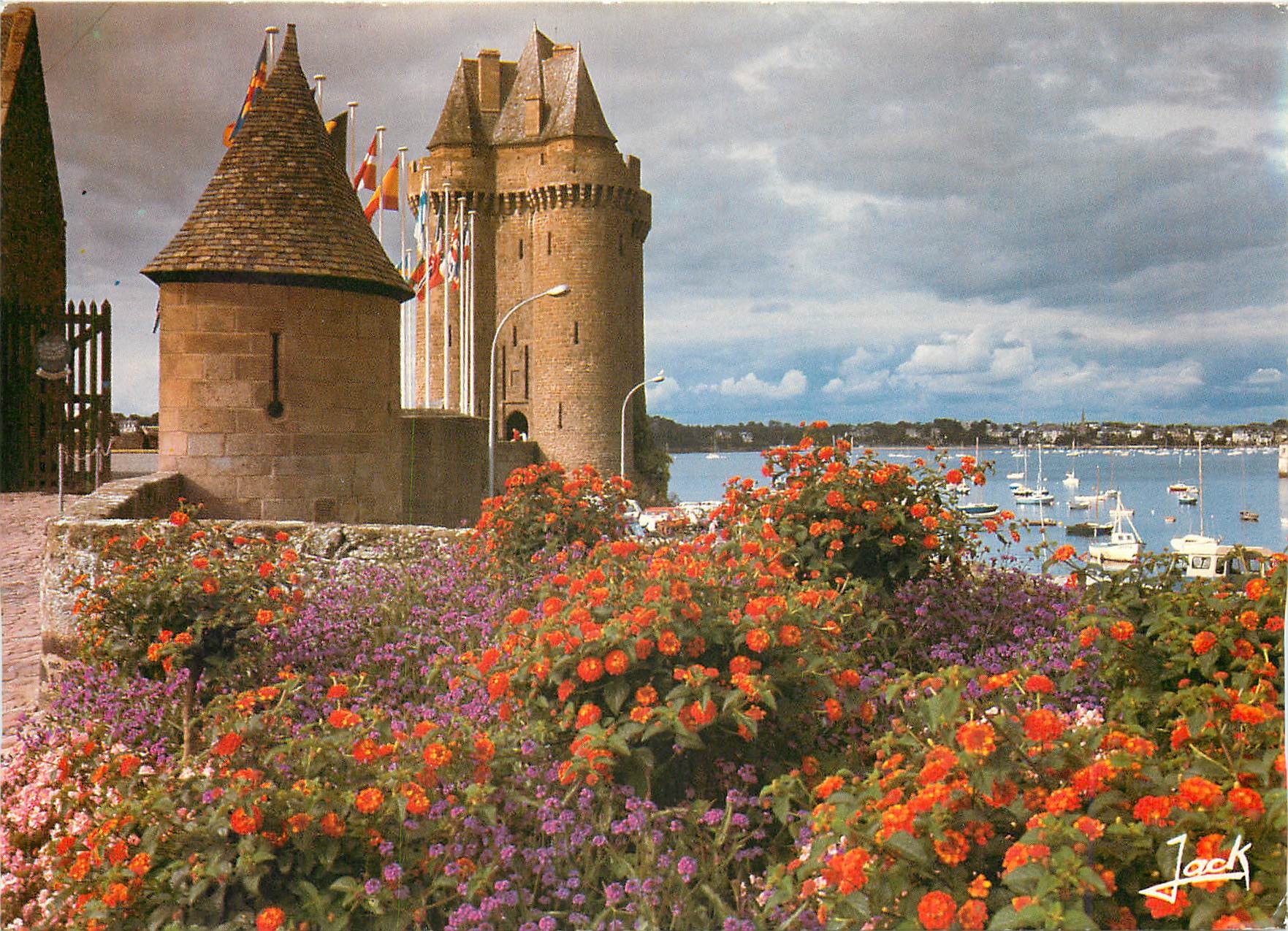 CPM La Cote d'Emeraude Saint Servan La tour Solidor 