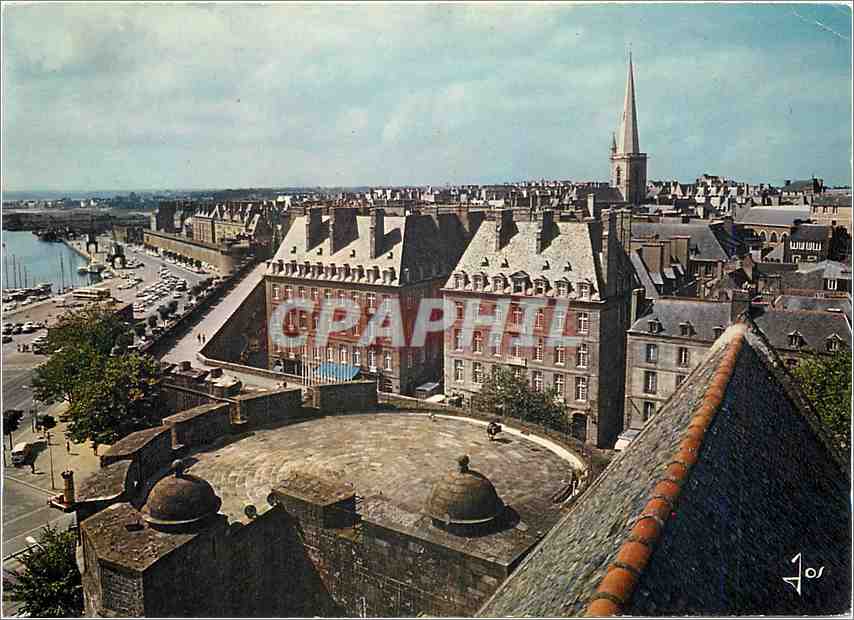 CPM Saint Malo Vue generale de la ville intra muros 