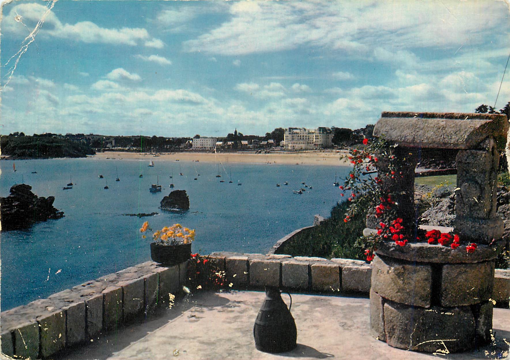 CPM Saint Lunaire Ille et Vilaine Vue prise de la Pointe du Decolle en direction de la Grande Plage 