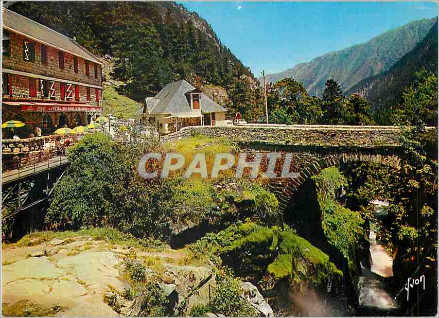 CPM Environs de Cauterets H Pyr Le Pont d'Espagne A gauche l'Hotel du Pont d'Espagne 
