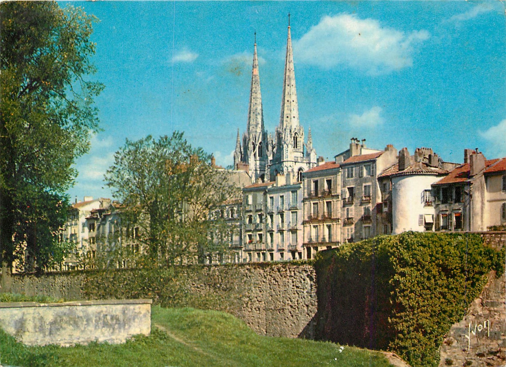 Bayonne (Basses-Pyrénées) — Ansicht der Stadt und der Befestigungen — Verlag Jean-Jaures, Nr. 411
