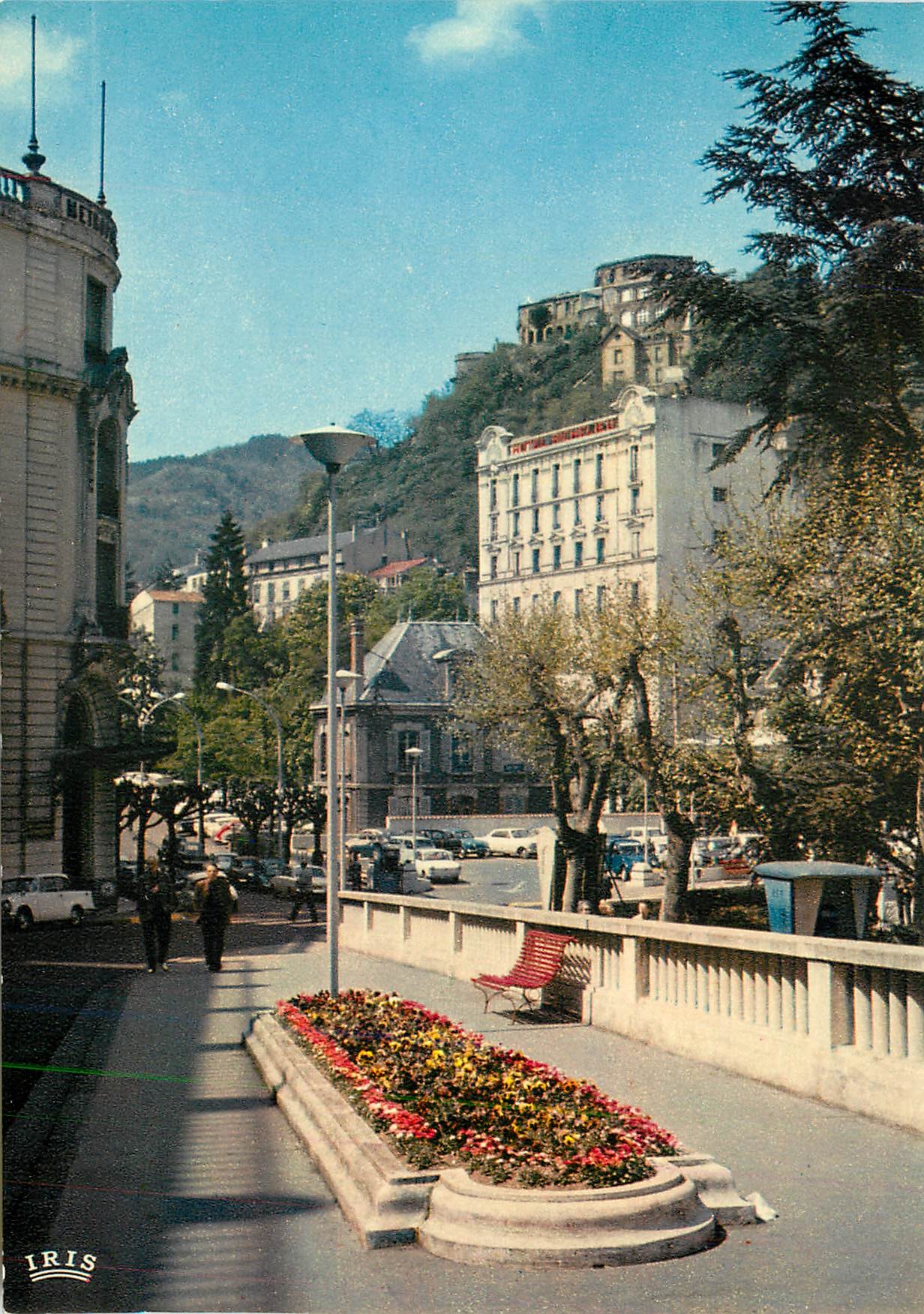 CPM Royat P de D Statin du Coeur Boulevard Bazin les hotels et le paradis 