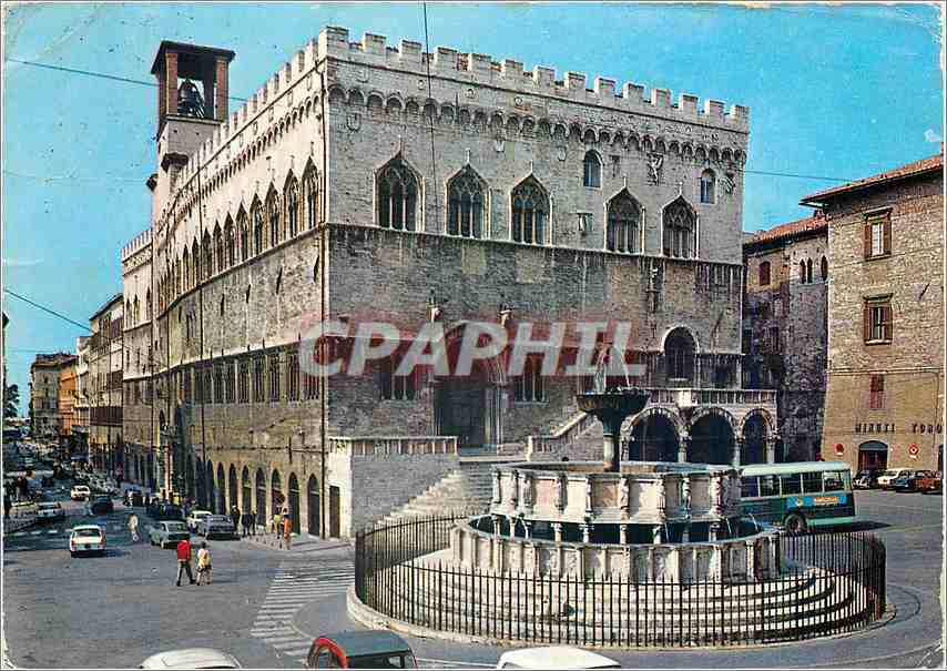 CPM Perugia Hotel de ville et Fountaine Majeure 