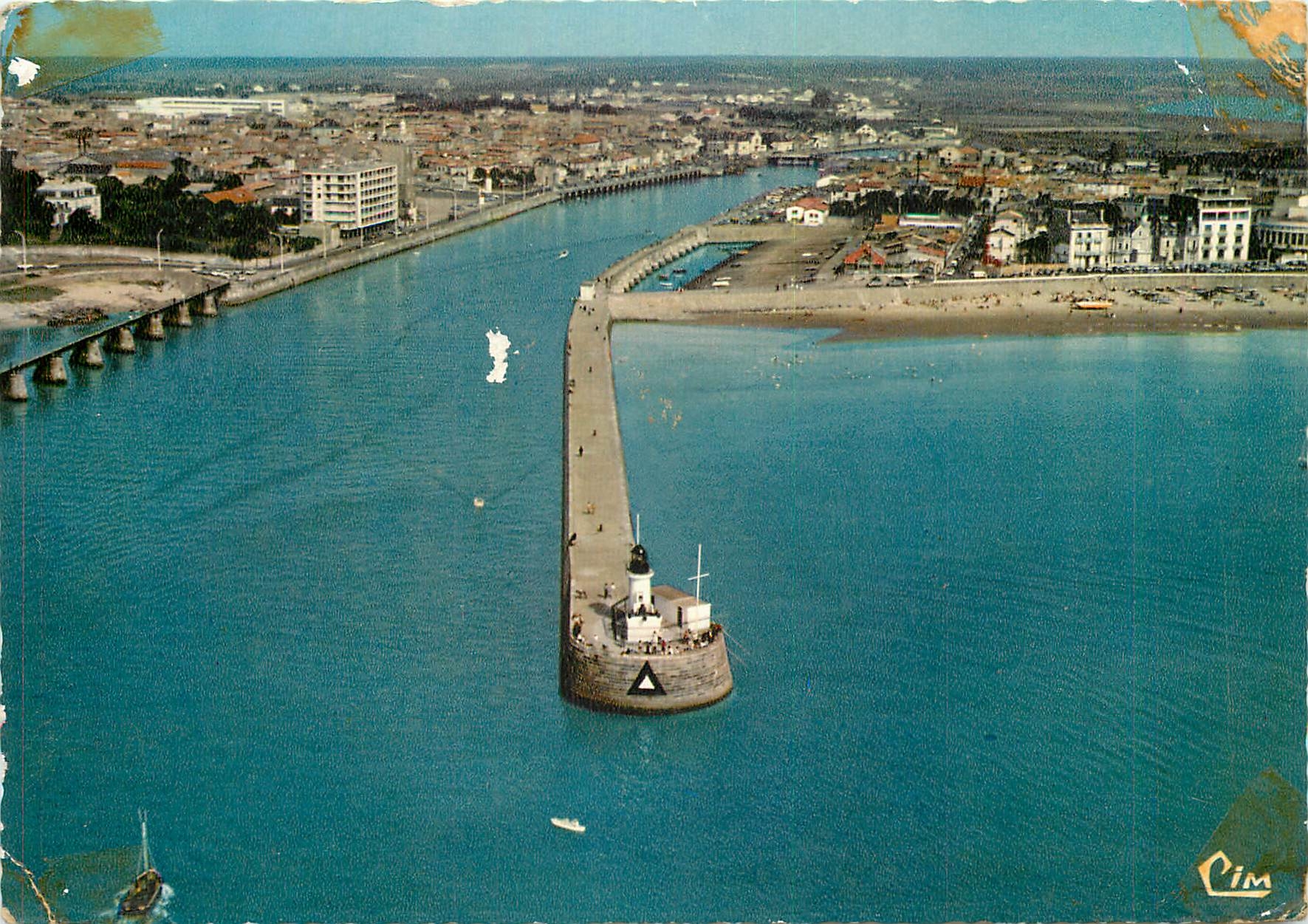 Les Sables-d'Olonne — Vue aérienne de l'entrée du port — Cim