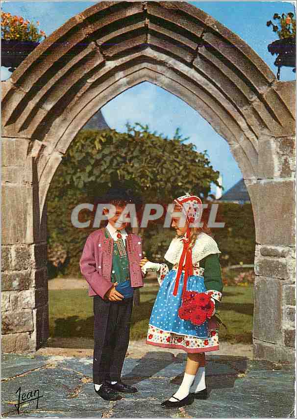 CPM La Bretagne Costumes de Plougastel Daoulas 