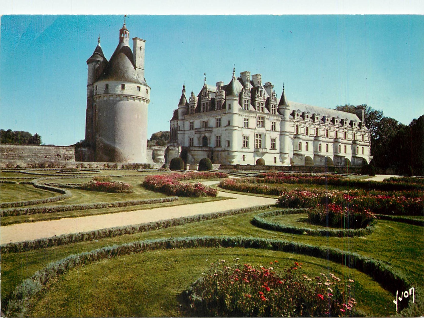 CPM Chateau de Chenonceau Indre et Loire Le chateau et les Jardins 