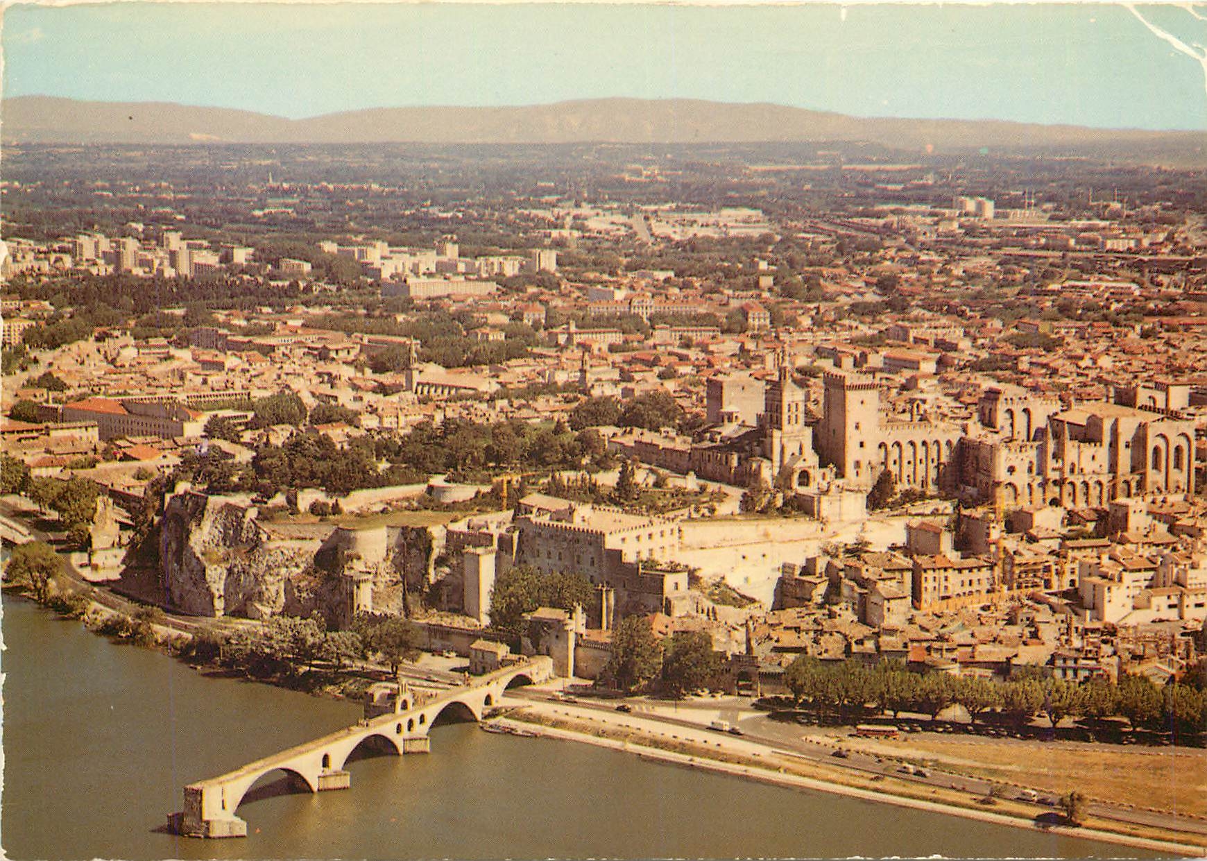CPM Avignon Vaucluse En avion au dessus de la cite des papes et du pont St Benezet sur le Rhone 