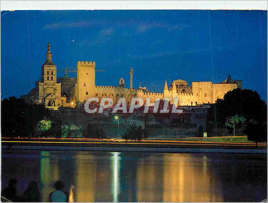 CPM Avignon Vue nocturne du Palais des Papes 