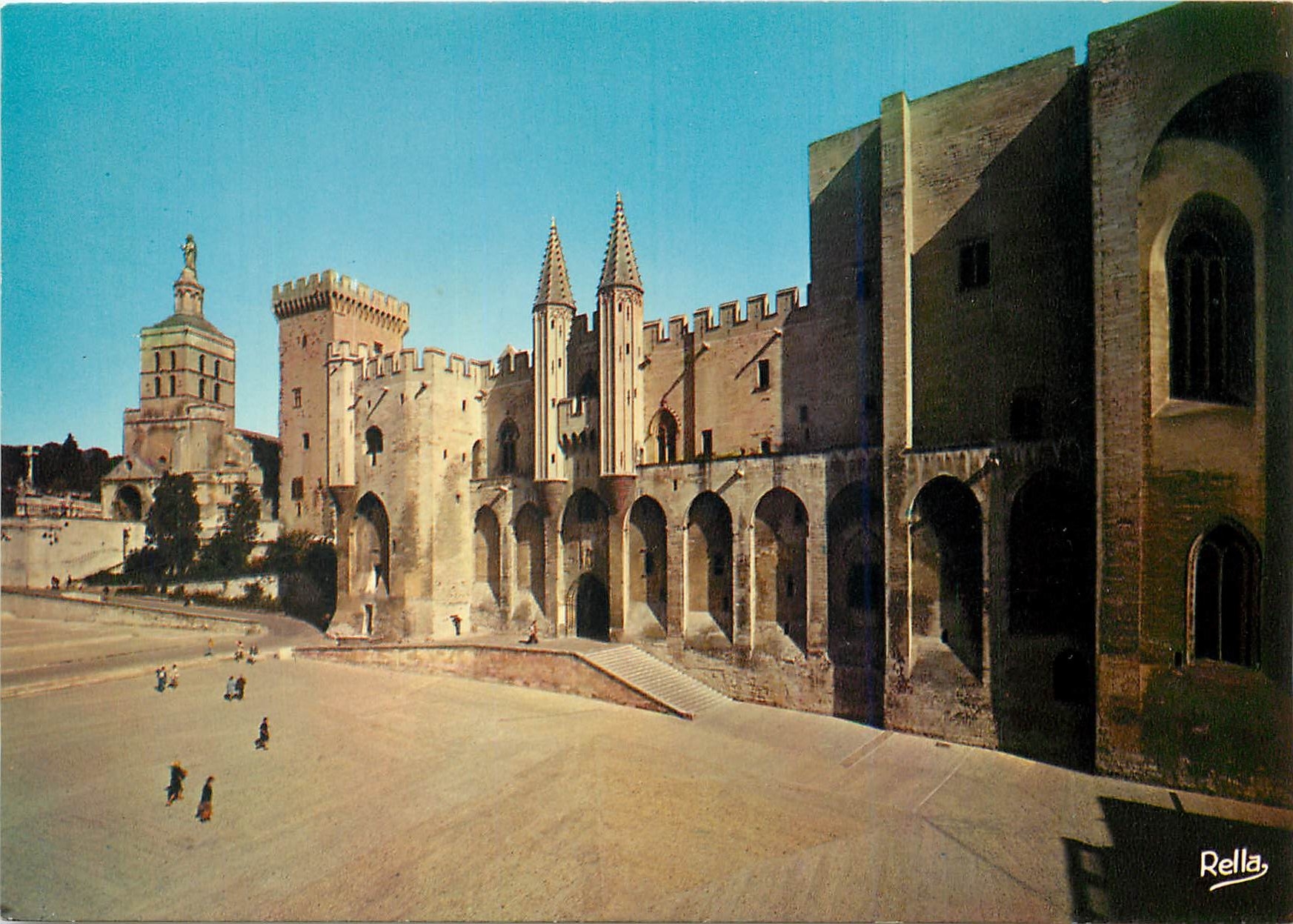 CPM Avignon Vaucluse Notre Dame des Doms La Tour Campagne et le Palais des Papes 