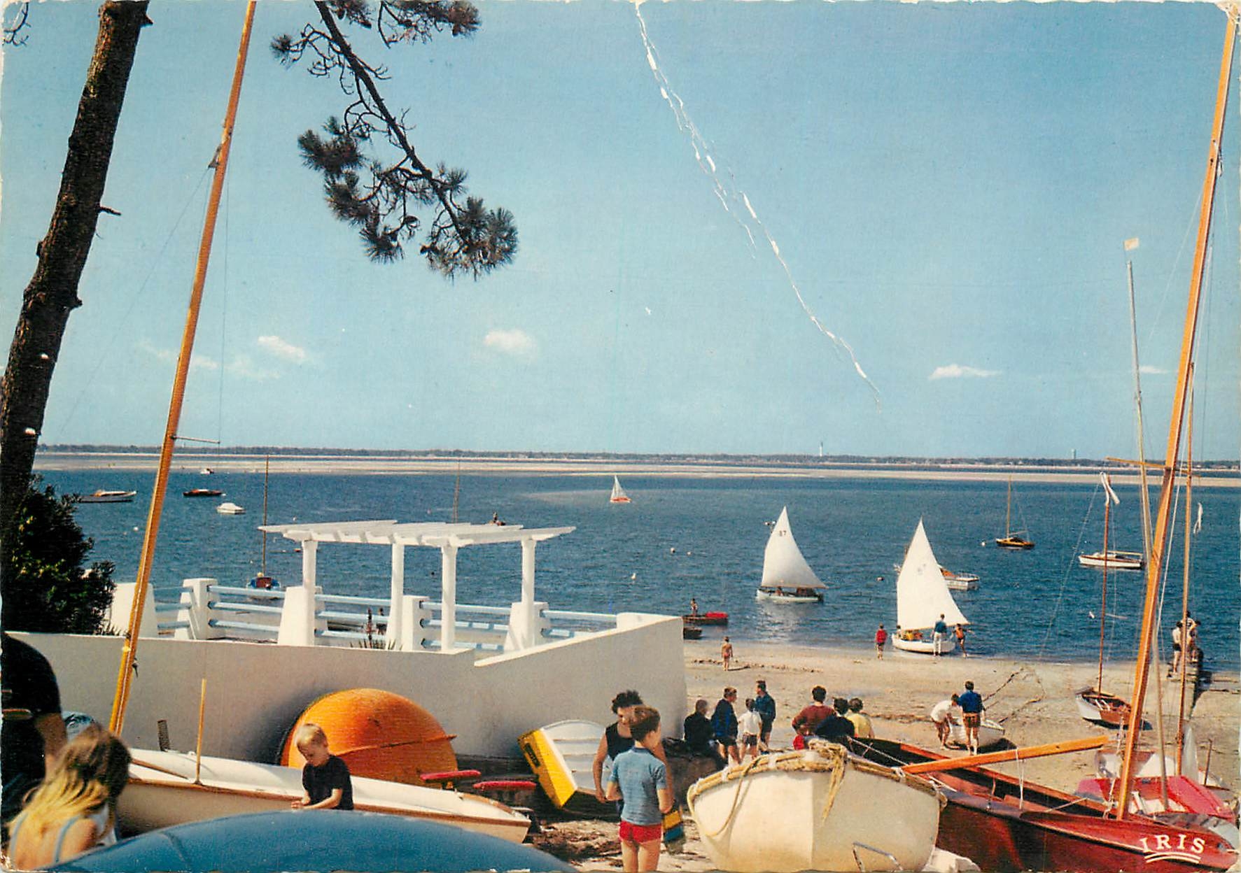 Bassin d'Arcachon — Vue sur le bassin, en face le phare du Cap Ferret — Éditions « Thécojac »