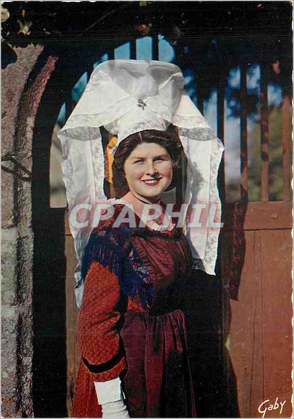 CPM Folklore de France La Normandie Jeune Fille de Pont d'Ouilly du Groupe Blaudes et Coeffes 