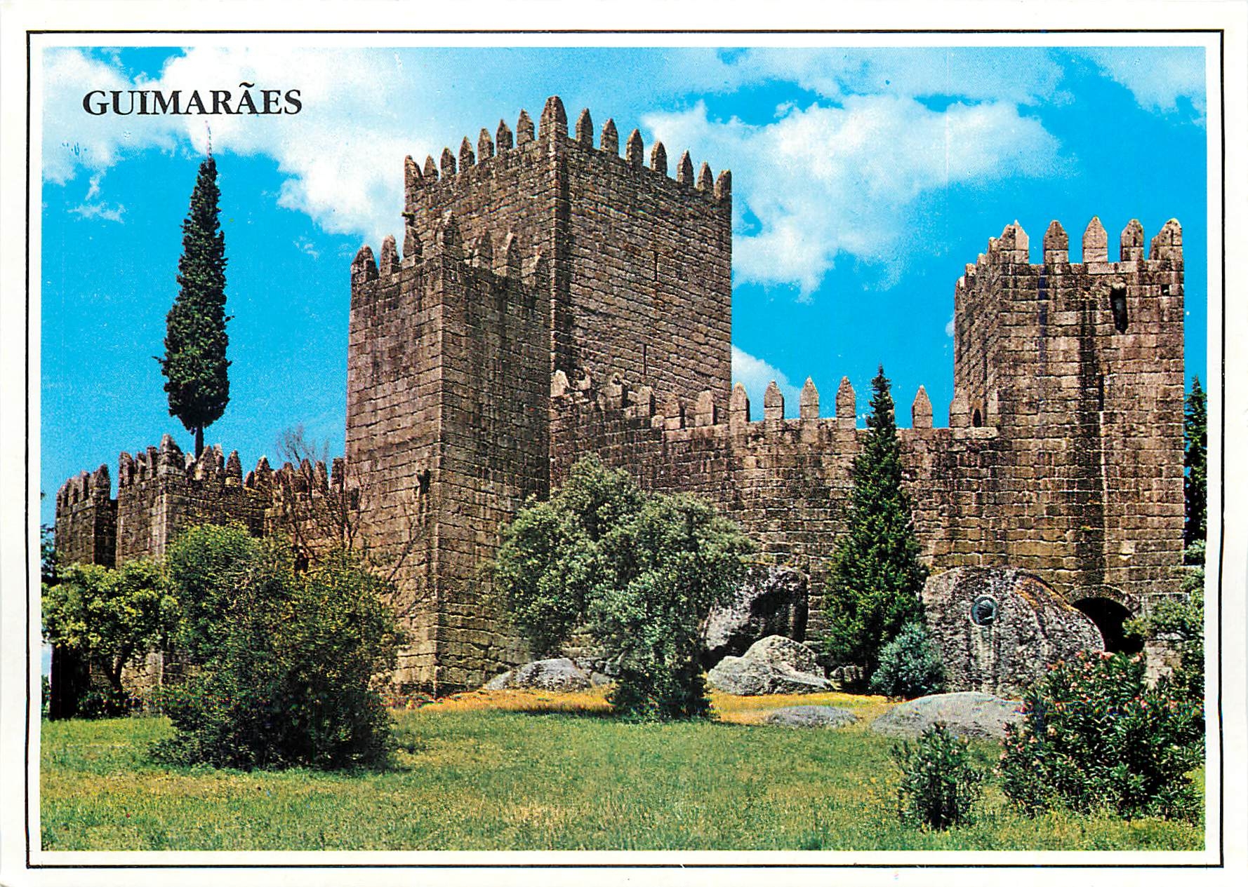 CPM Guimaraes Portugal Chateau de Guimaraes 