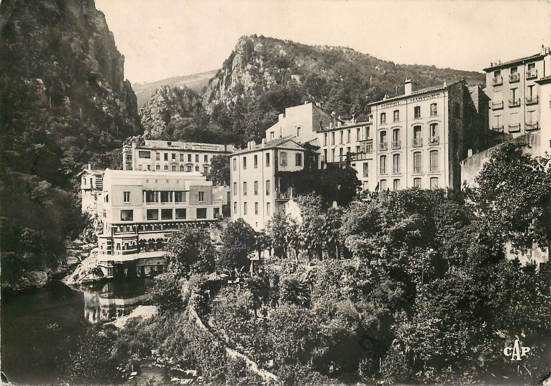 CPM Amelie les Bains Les Thermes Pujade et les Hotels 