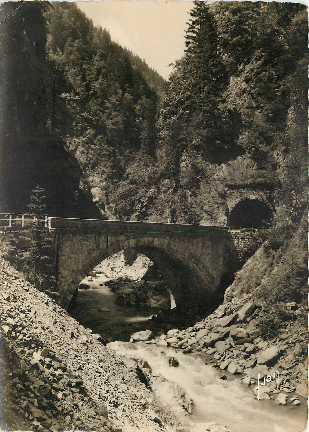 Les Gorges de l'Arly — Route du Col des Aravis — Haute-Savoie — Éditions d'Art 'Yvon' Paris
