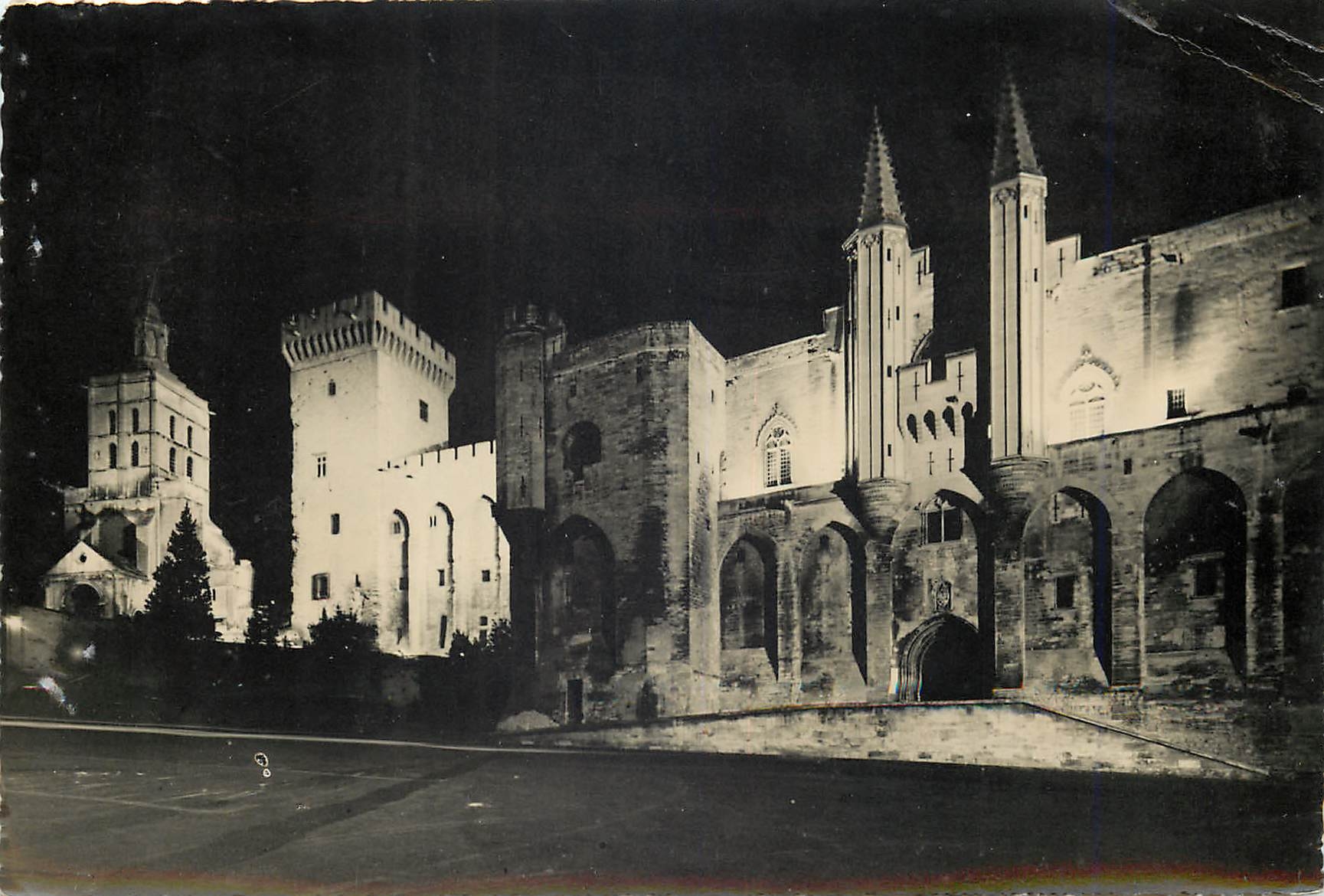 Avignon — Le Palais des Papes (XIVe) et la Cathédrale Notre-Dame-des-Doms — Édit. Roux & Lacombe, Avignon