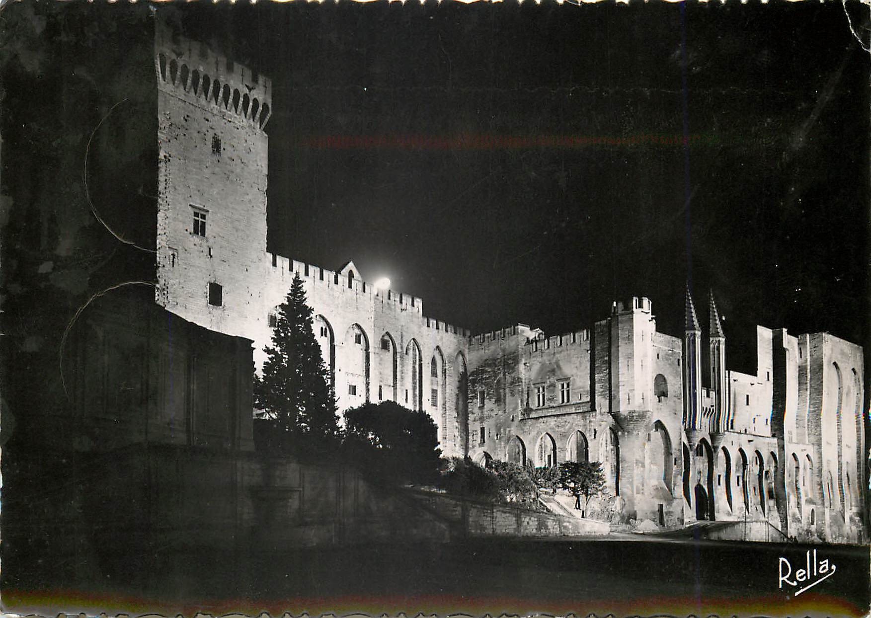 CPM Avignon Vaucluse Effet de nuit Palais des Papes Facade Occidentale et Tour Campane 